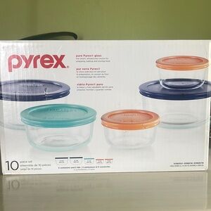 Brand New 10 piece Pyrex glass set